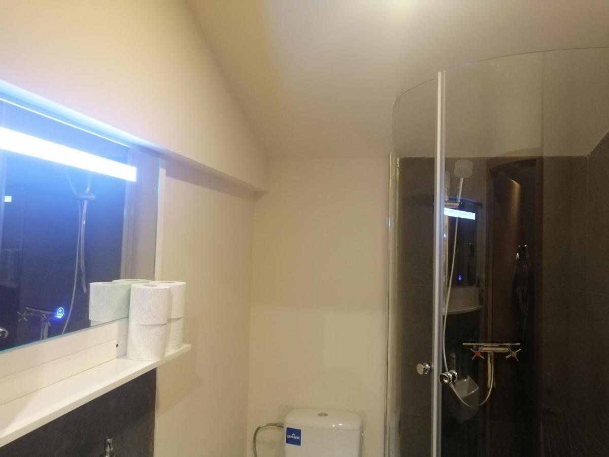 Border Bliss - Private With Bathroom In A Cozy *